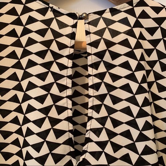 The Impeccable Pig Three-Quarter Sleeve Top-Size S - Picture 7 of 8